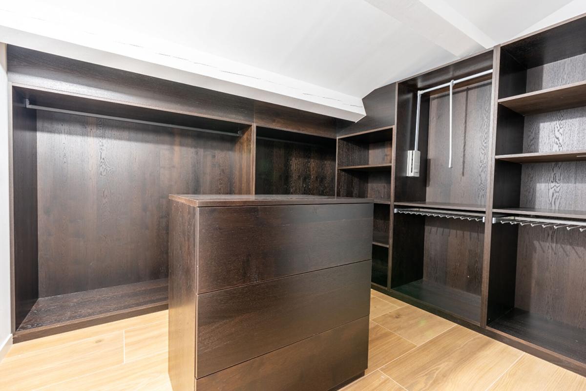 AIX-EN-PROVENCE Élégante villa contemporaine 5 suites 12