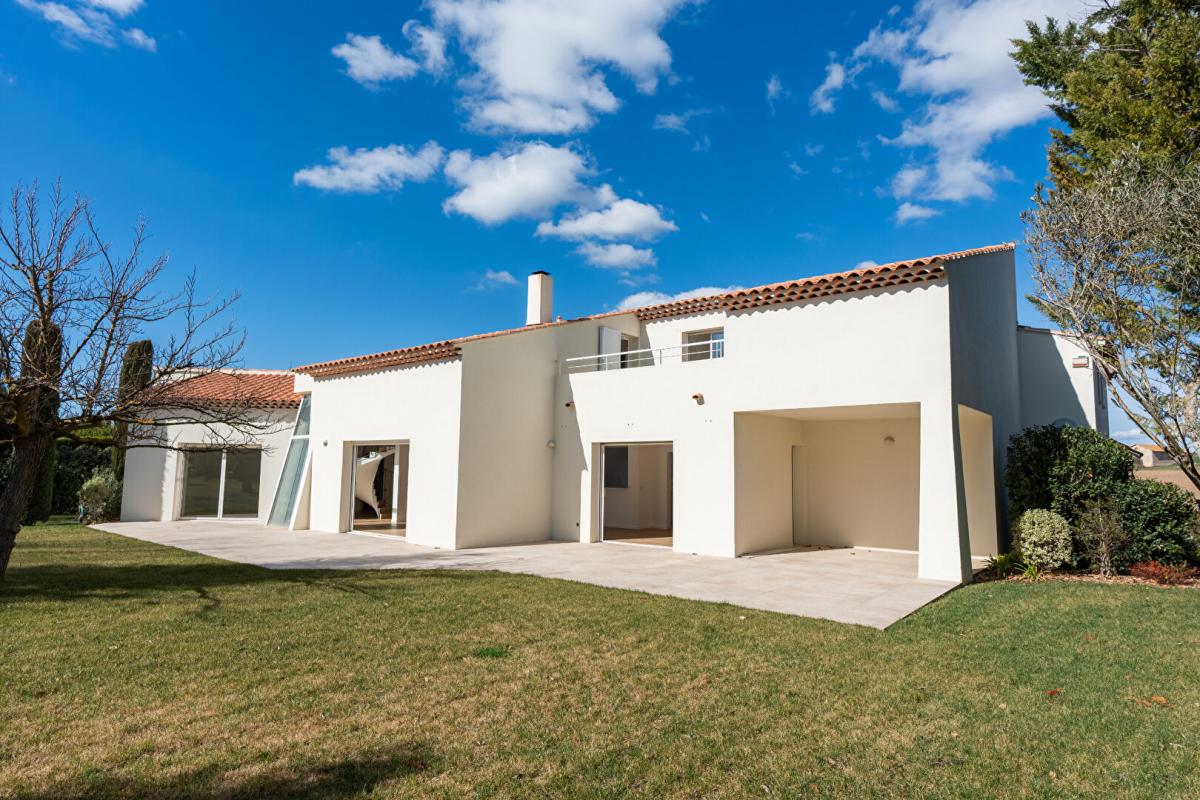 AIX-EN-PROVENCE Élégante villa contemporaine 5 suites 14