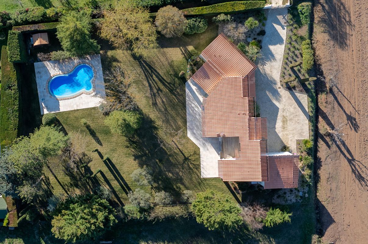 AIX-EN-PROVENCE Élégante villa contemporaine 5 suites 2