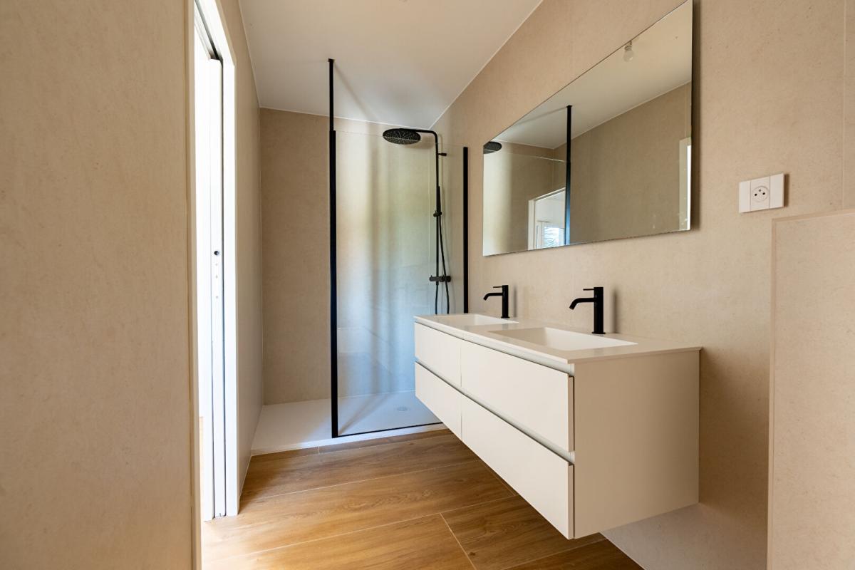 AIX-EN-PROVENCE Élégante villa contemporaine 5 suites 9