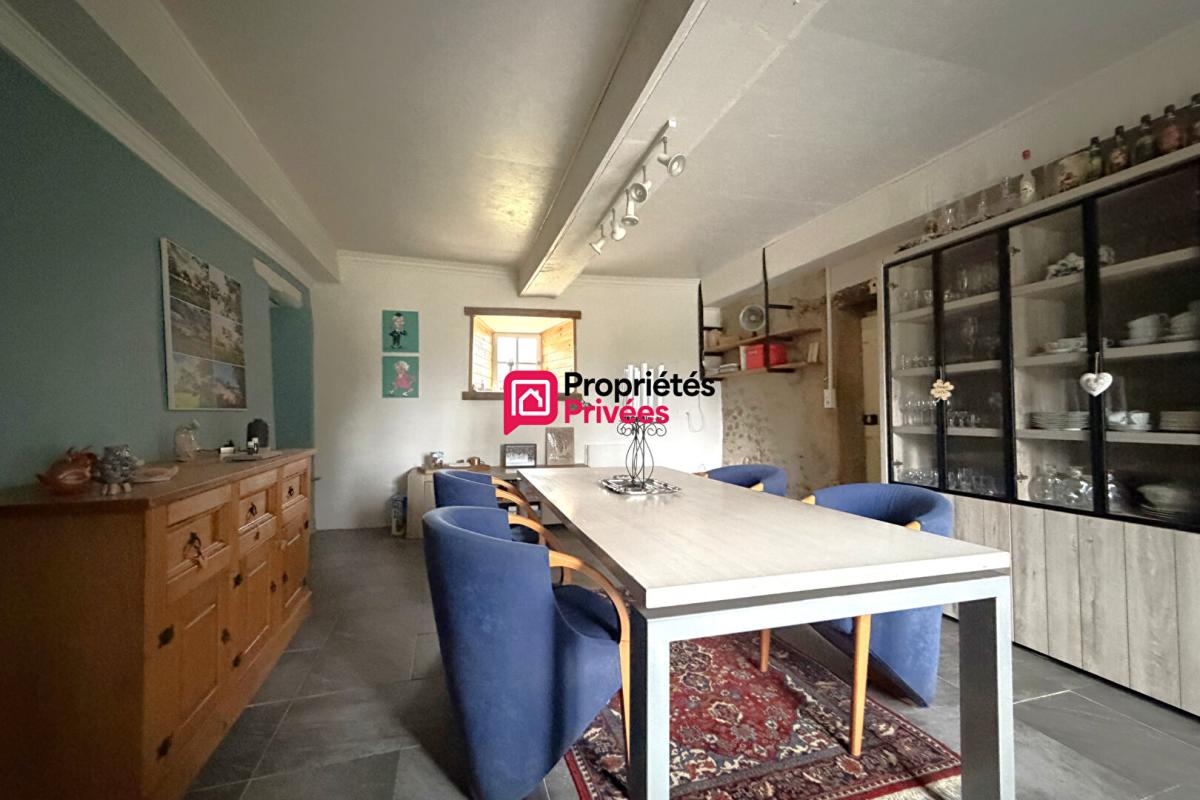 SAINT-PRIEST-DES-CHAMPS Maison T6 avec dépendances à vendre Saint Priest Des Champs de 200 m2 8