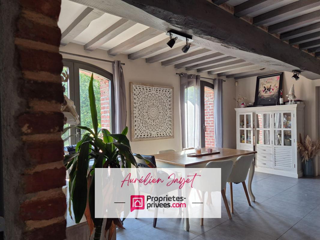 CRIQUETOT-L'ESNEVAL Longère en briques et silex 8