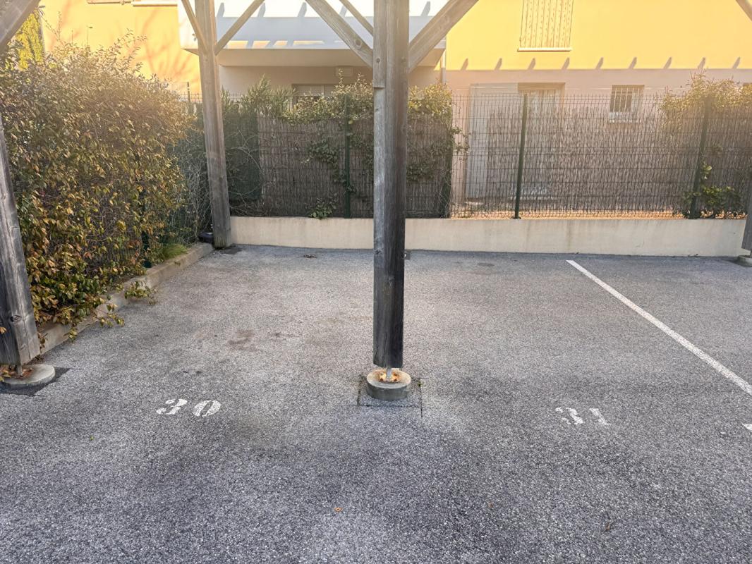 PELISSANNE Appartement 3 pièces avec 2 places de parking 9