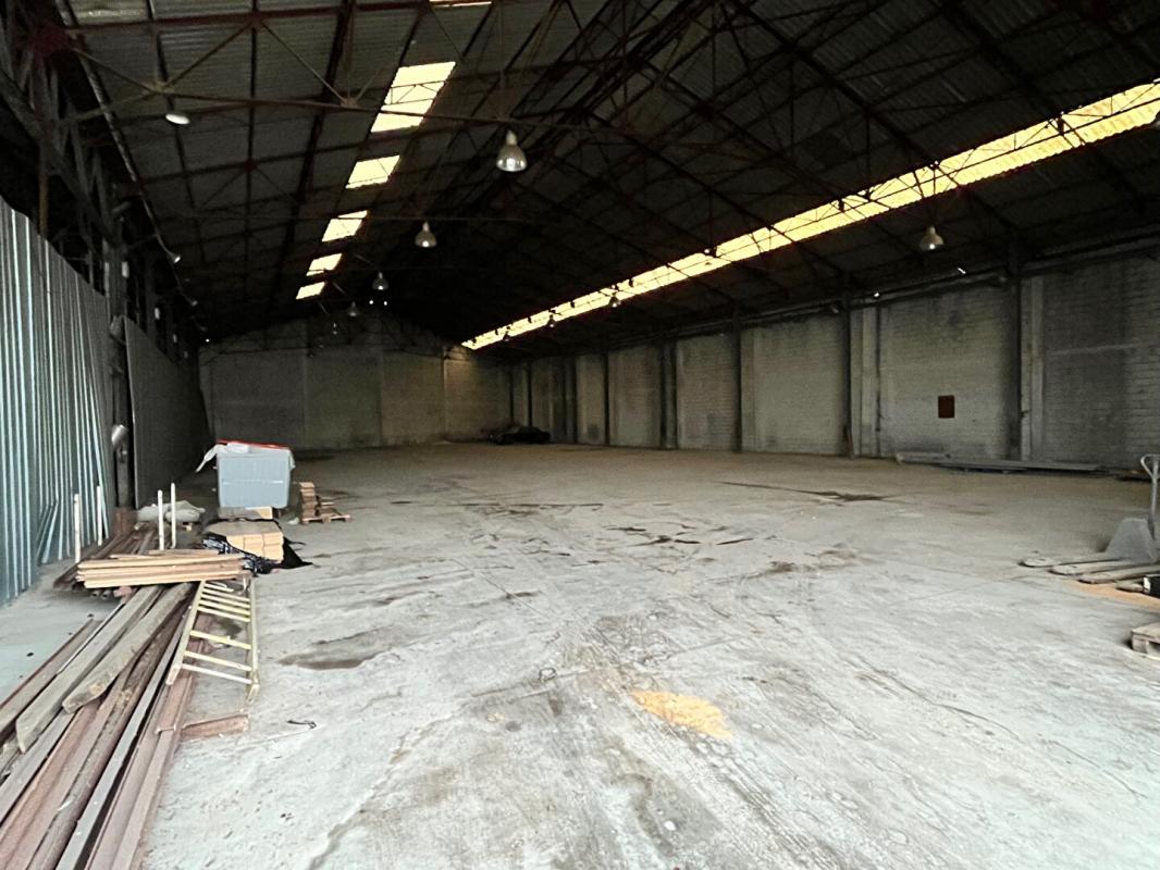 YZEURE YZEURE-MOULINS - Entrepôt , Local industriel  2.000 m² 1