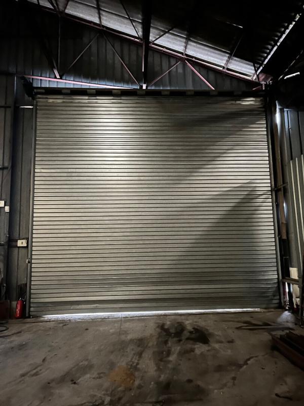 YZEURE YZEURE-MOULINS - Entrepôt , Local industriel  2.000 m² 3