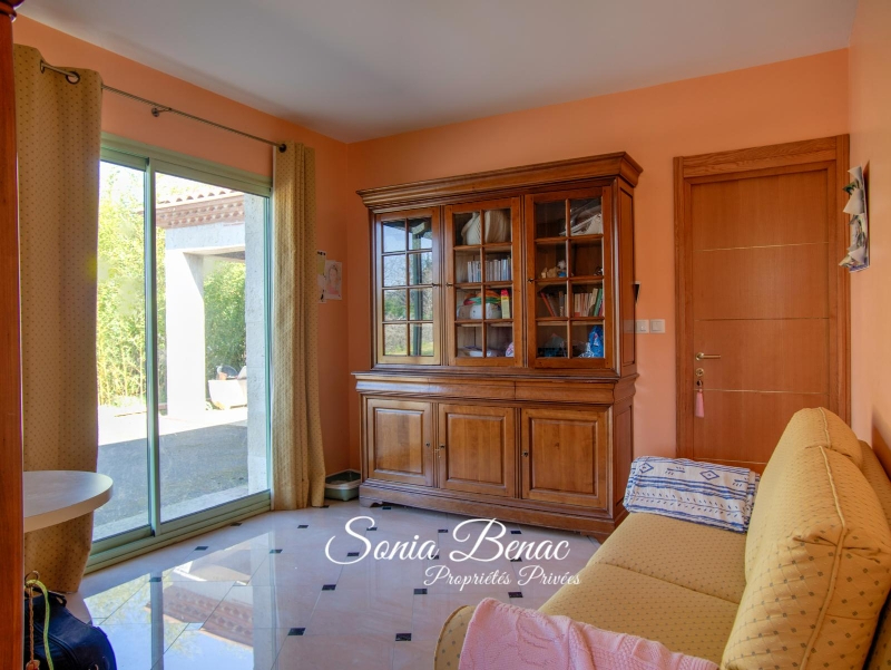 LEGUEVIN LEGUEVIN - Maison 6 pièces de 238 m2 - Dépendance de 180 m2 terrain de 6800 m2 16