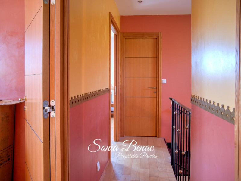 LEGUEVIN LEGUEVIN - Maison 6 pièces de 238 m2 - Dépendance de 180 m2 terrain de 6800 m2 17