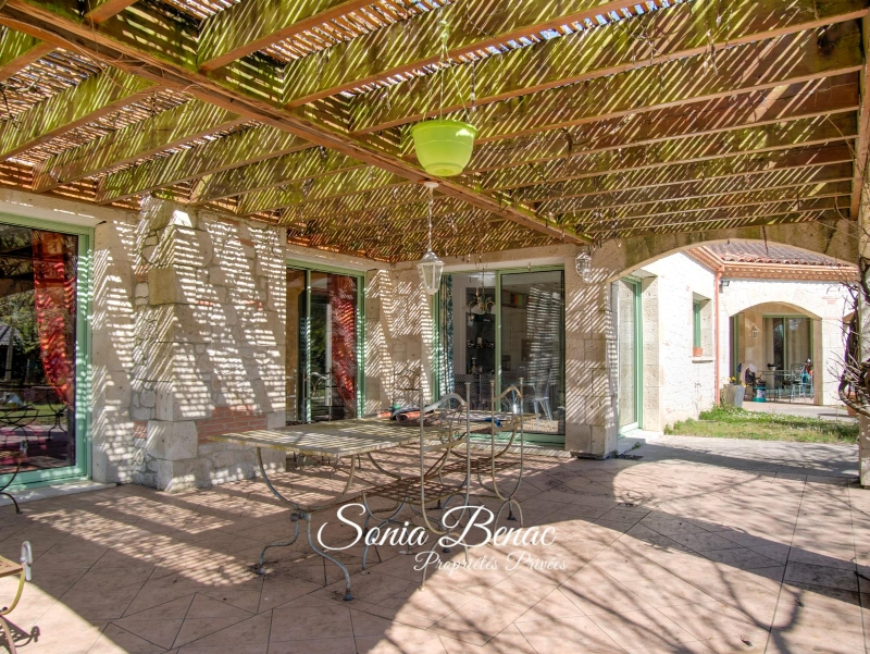 LEGUEVIN LEGUEVIN - Maison 6 pièces de 238 m2 - Dépendance de 180 m2 terrain de 6800 m2 5