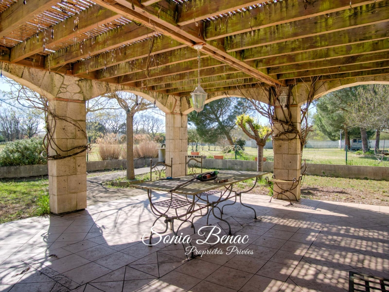 LEGUEVIN LEGUEVIN - Maison 6 pièces de 238 m2 - Dépendance de 180 m2 terrain de 6800 m2 6