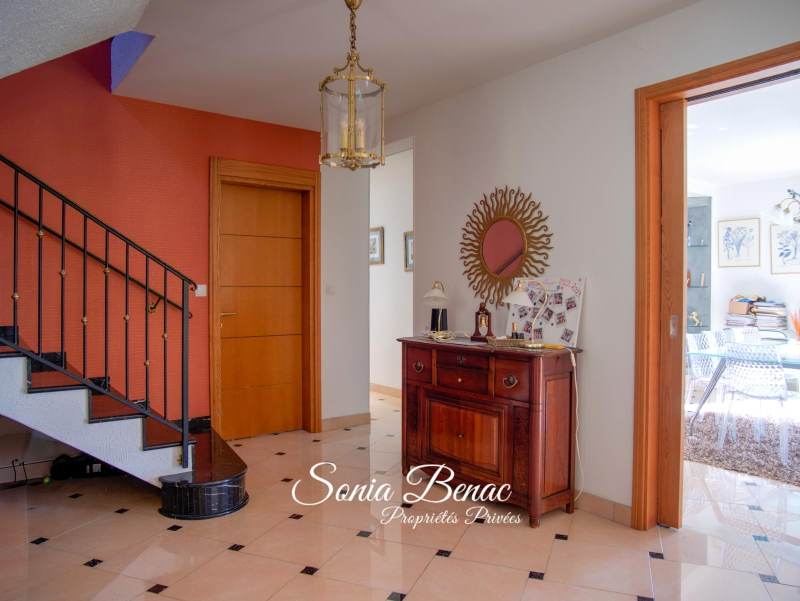 LEGUEVIN LEGUEVIN - Maison 6 pièces de 238 m2 - Dépendance de 180 m2 terrain de 6800 m2 7