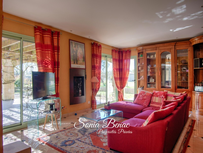 LEGUEVIN LEGUEVIN - Maison 6 pièces de 238 m2 - Dépendance de 180 m2 terrain de 6800 m2 9