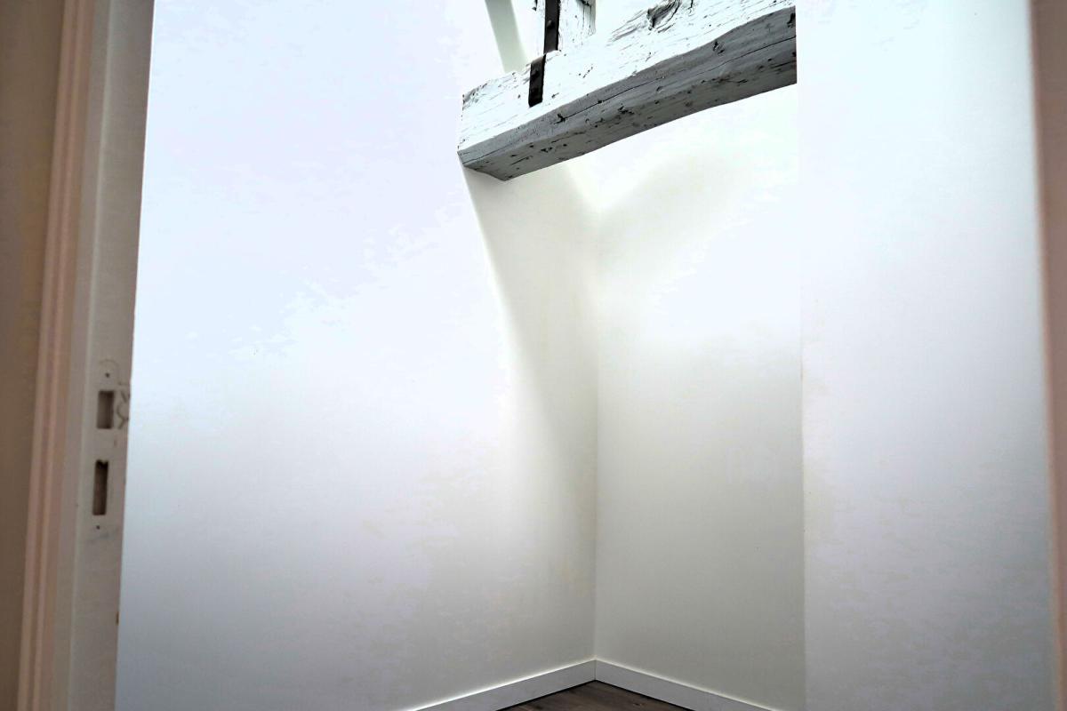 MARINES MARINES MEME. DANS UN TRES BEAU BATIMENT : MAISON DE VILLE 17