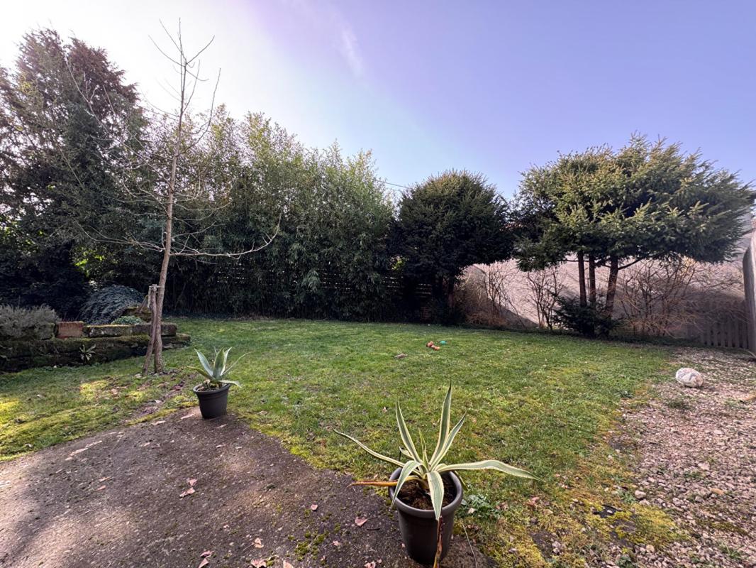 VAUBEXY Maison de caractère en parfait état avec grange attenante, terrasse et jardin 15