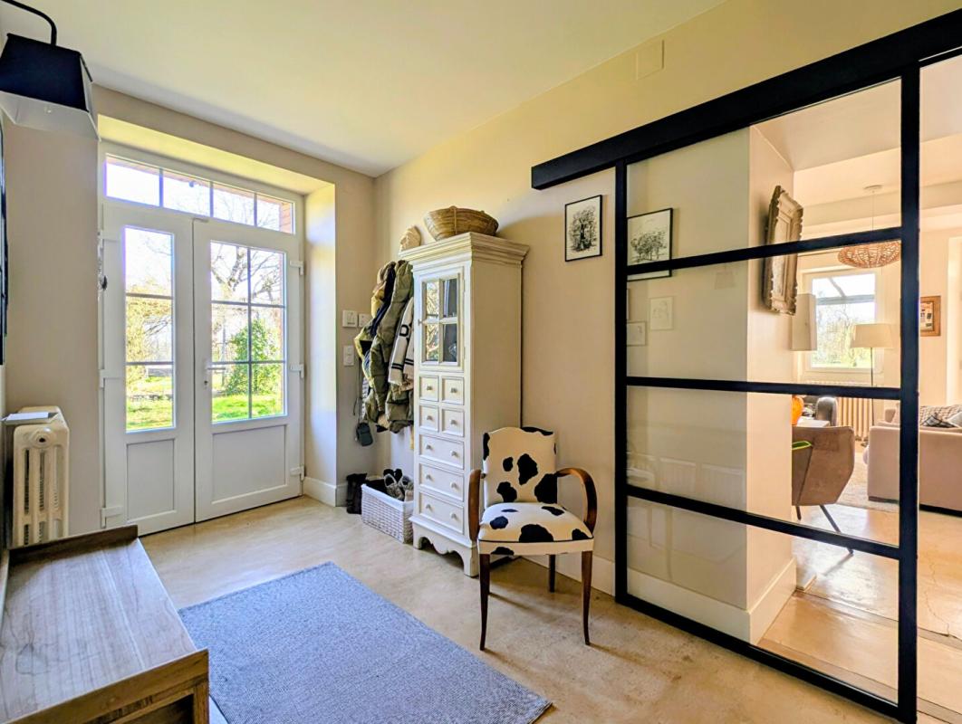 POUCHARRAMET Demeure du 18ème de 289 m² avec piscine et dépendances sur terrain de 3 hectares 7