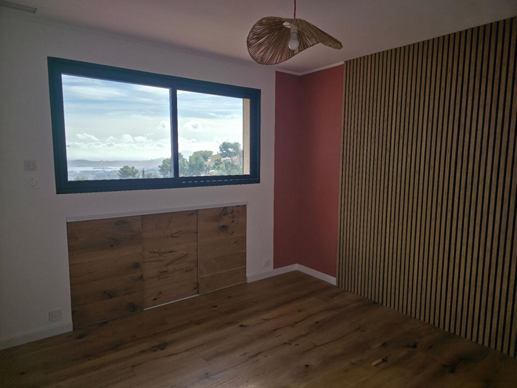 TOULON VUE EXCEPTIONNELLE ? MAISON 102 m² ? PISCINE ? GARAGE 8