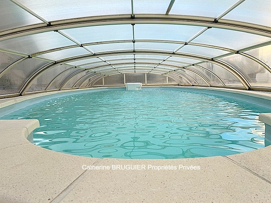 SAINT-SAUVEUR-D'AUNIS Villa lumineuse de plain pied 151 m2, 4 chambres, jardin piscine 13