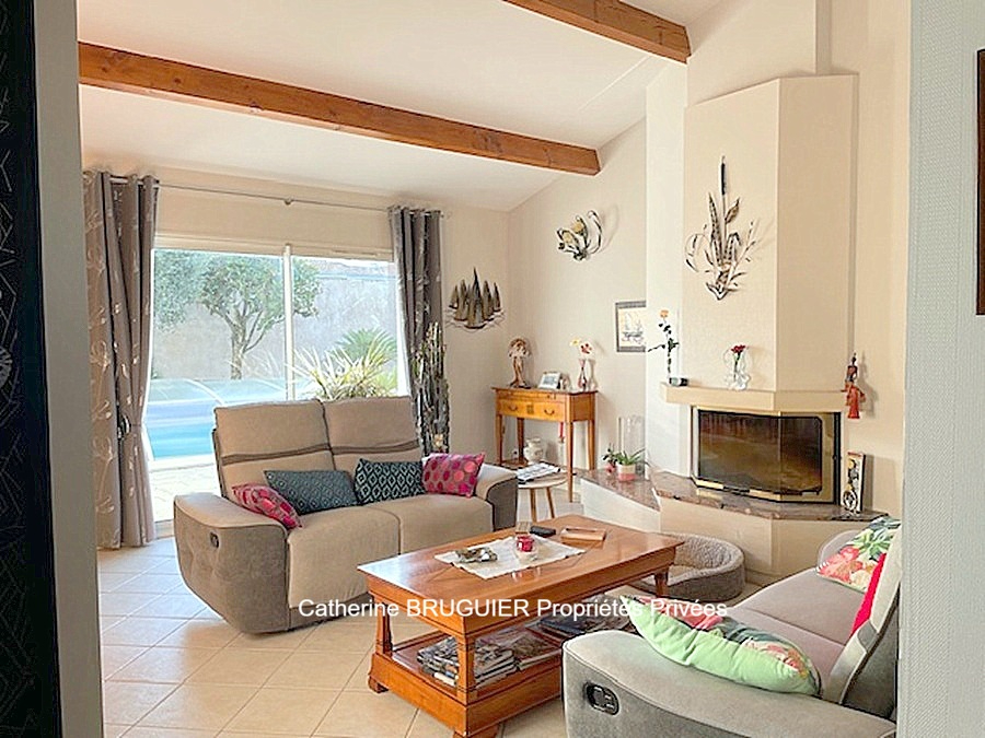 SAINT-SAUVEUR-D'AUNIS Villa lumineuse de plain pied 151 m2, 4 chambres, jardin piscine 5