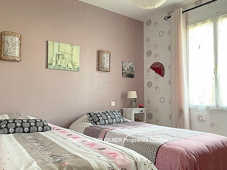 SAINT-SAUVEUR-D'AUNIS Villa lumineuse de plain pied 151 m2, 4 chambres, jardin piscine 9