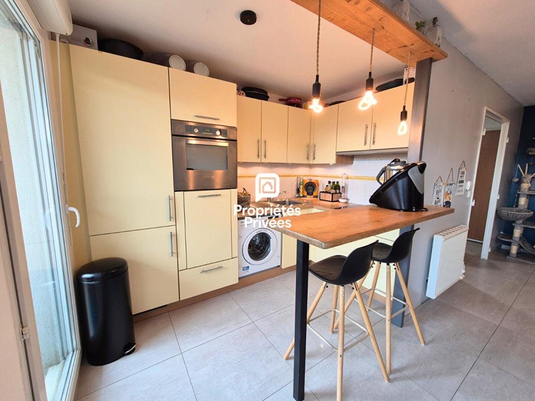 COLLONGES Appartement 2 pièces avec terrasse et parking - Collonges 01550 2