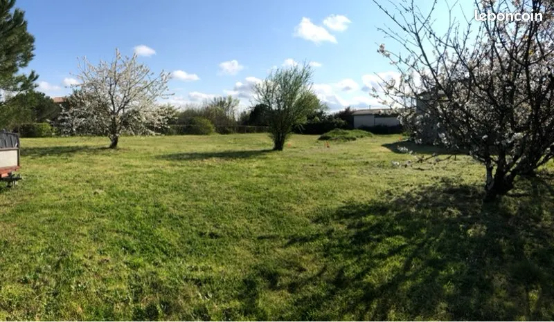 MONTAIGUT-SUR-SAVE Terrain constructible à Montaigut-sur-Save - Viabilisé 11