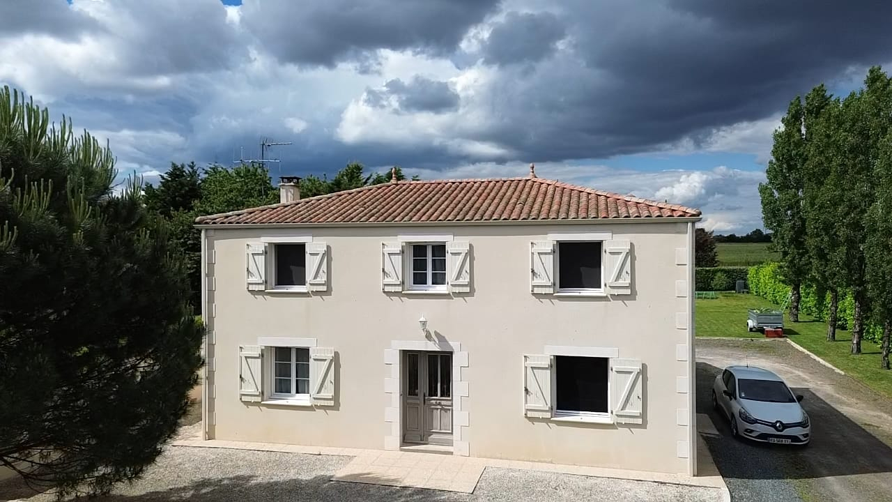 NIEUL-SUR-L'AUTISE Maison Rives D Autise 5 pièce(s) 152 m2 2
