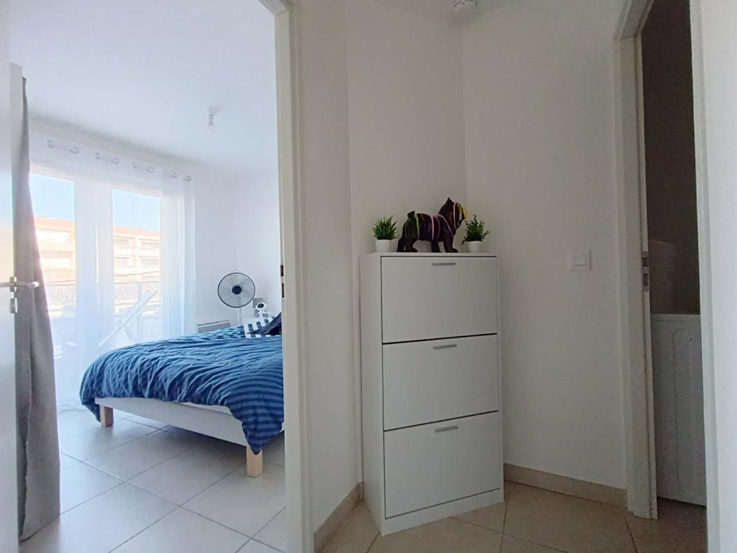 MIRAMAS Appartement Miramas 2 pièce(s) 40 m2 + TERRASSE + parking 12