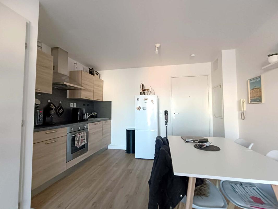 MIRAMAS Appartement Miramas 2 pièce(s) 40 m2 + TERRASSE + parking 8