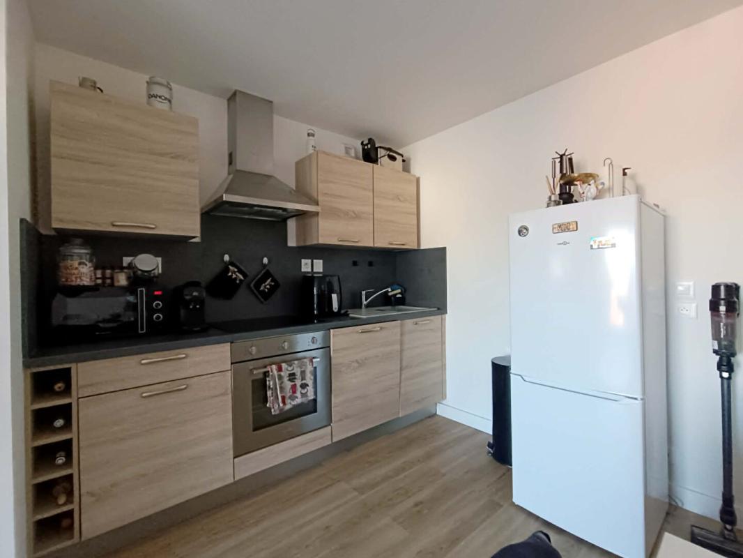 MIRAMAS Appartement Miramas 2 pièce(s) 40 m2 + TERRASSE + parking 9