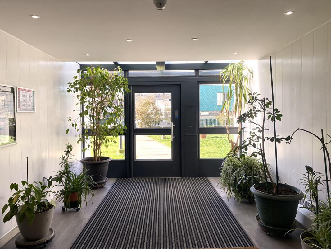 VITRY-SUR-SEINE Appartement Vitry Sur Seine 1 pièce(s) 24.5 m2 7