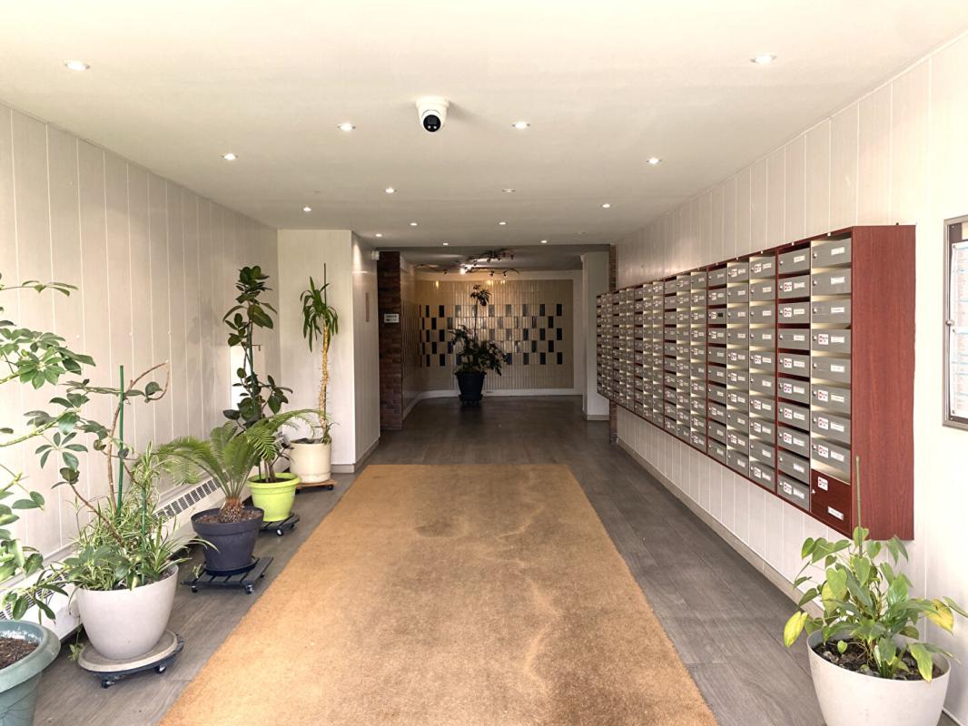 VITRY-SUR-SEINE Appartement Vitry Sur Seine 1 pièce(s) 24.5 m2 8