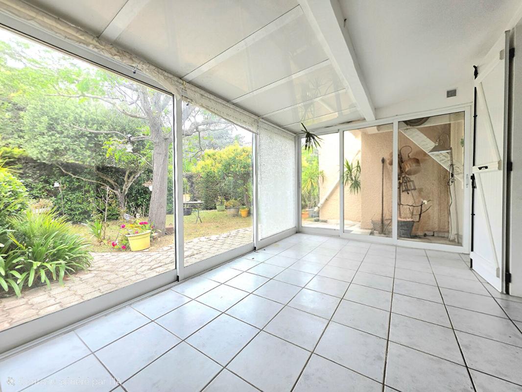 SIX-FOURS-LES-PLAGES Maison  6 pièce(s) 130 m2 PLAIN PIED 7