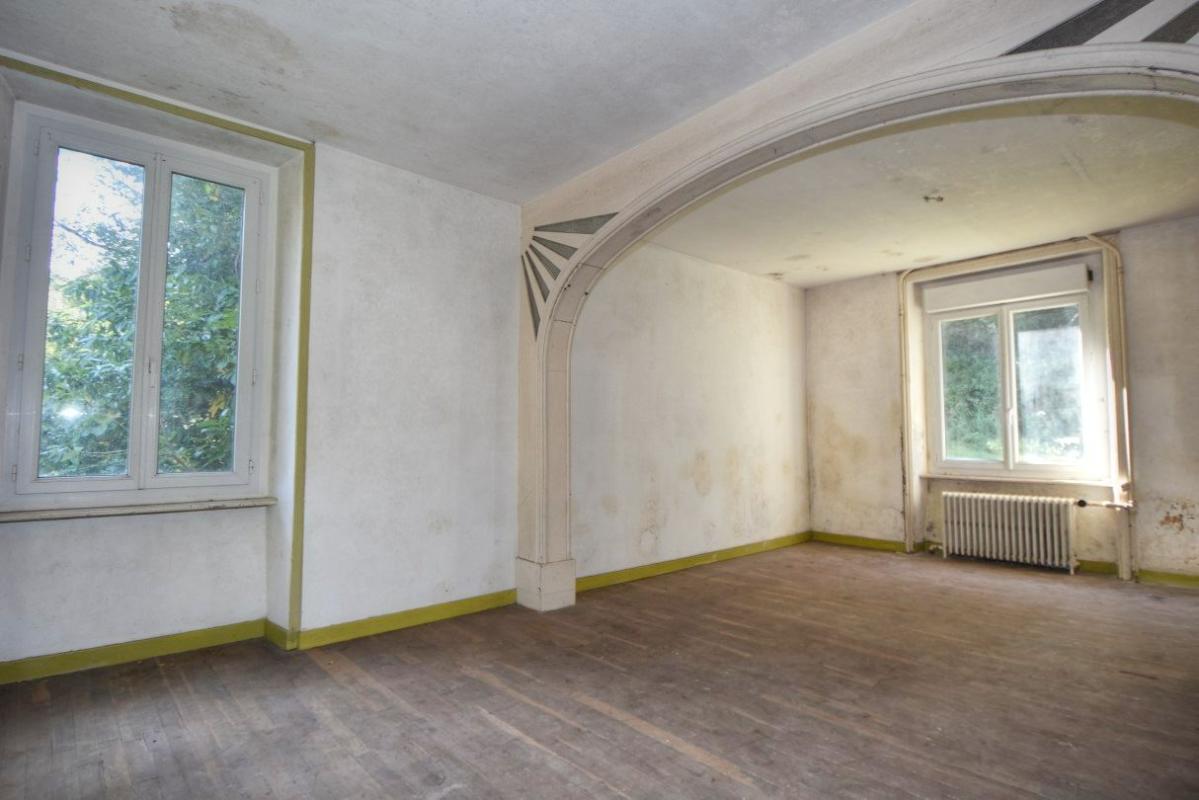 TREGUIER Maison aménageable en 5 appartements avec travaux importants 7