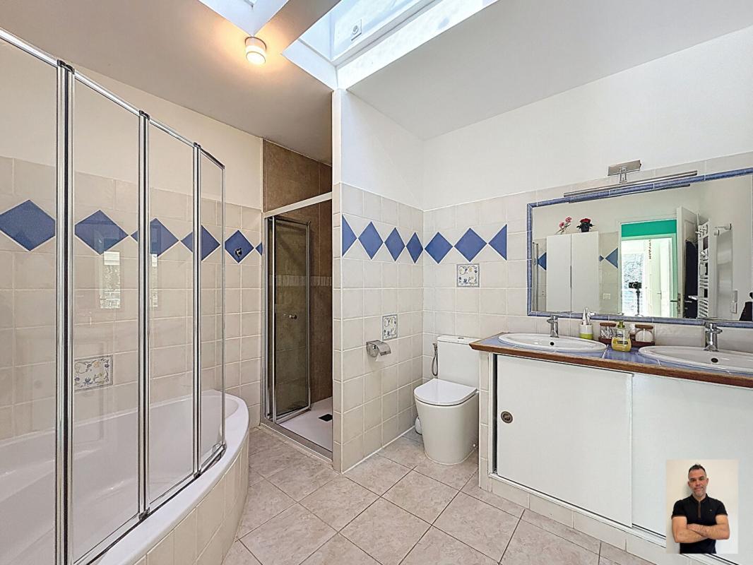 BRIGNOLES Villa T5 Golf de Babaroux 180M² 11