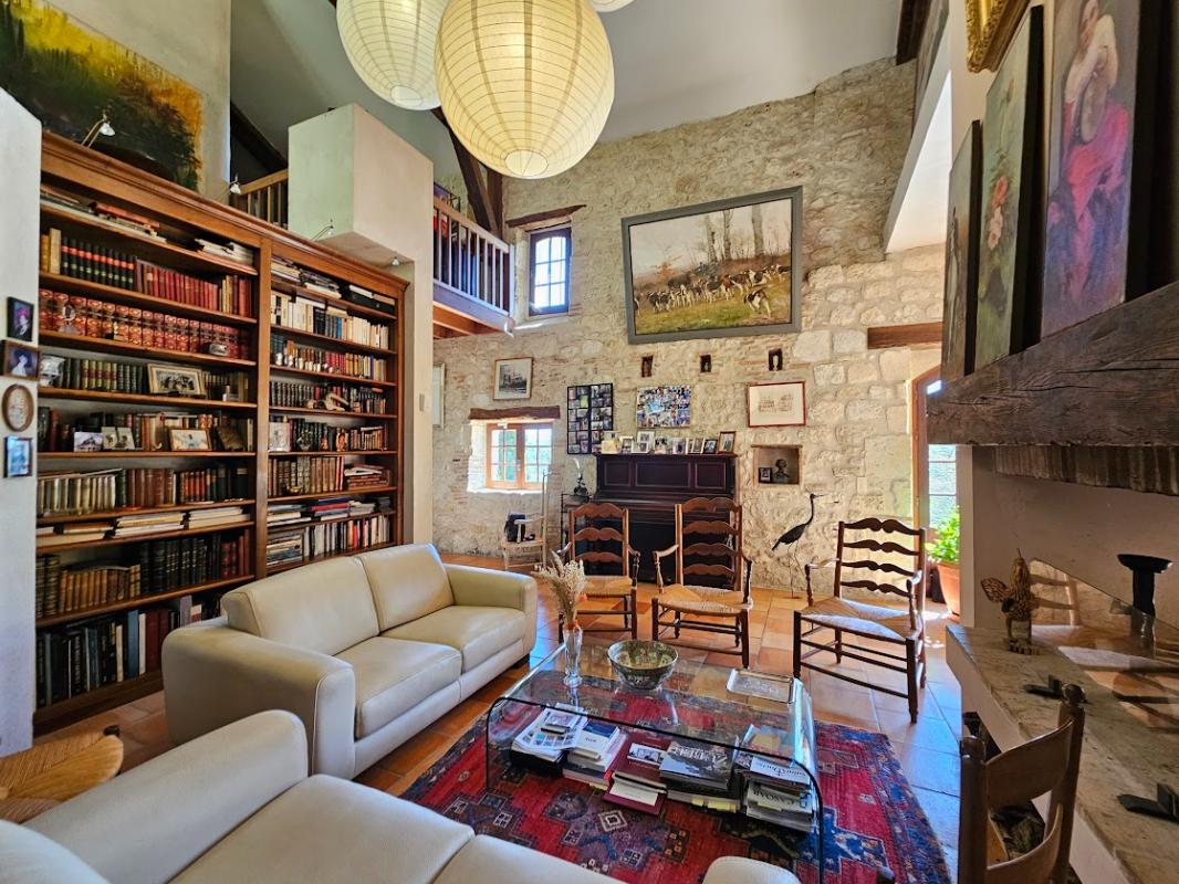 AGEN NORD AGEN : Domaine d'Exception - Anciens chais réhabilités de 335 m² - Parc 1,3 ha - Vue 6