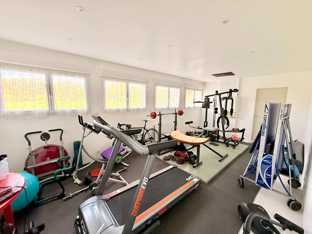 VILLECHETIVE A 20min de Sens, Maison de plain-pied de 2025, 9 pièces , 4 chambres , Exposition plein Sud, DPE A 11