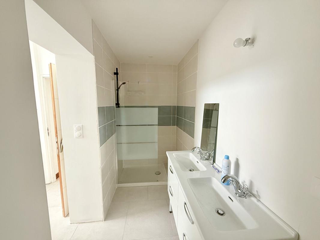 VILLECHETIVE A 20min de Sens, Maison de plain-pied de 2025, 9 pièces , 4 chambres , Exposition plein Sud, DPE A 7