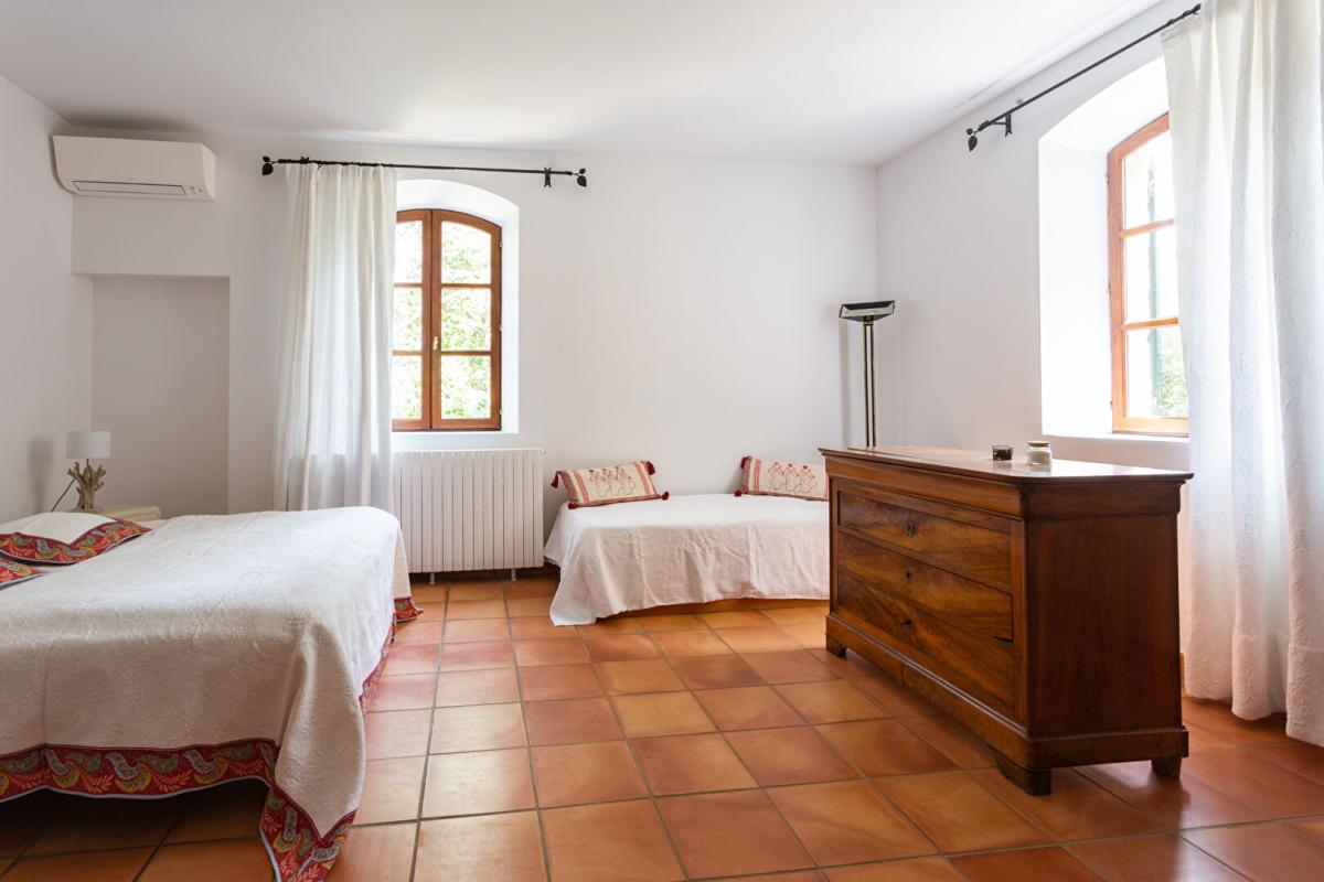 AVIGNON Maison Avignon 9 pièce(s) 267 m2     730000 13