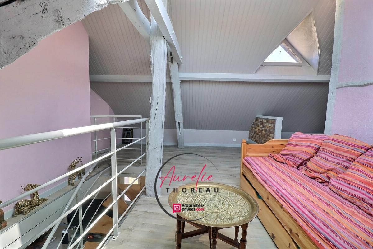 NEUVILLE-AUX-BOIS Longère sur terrain clos 9