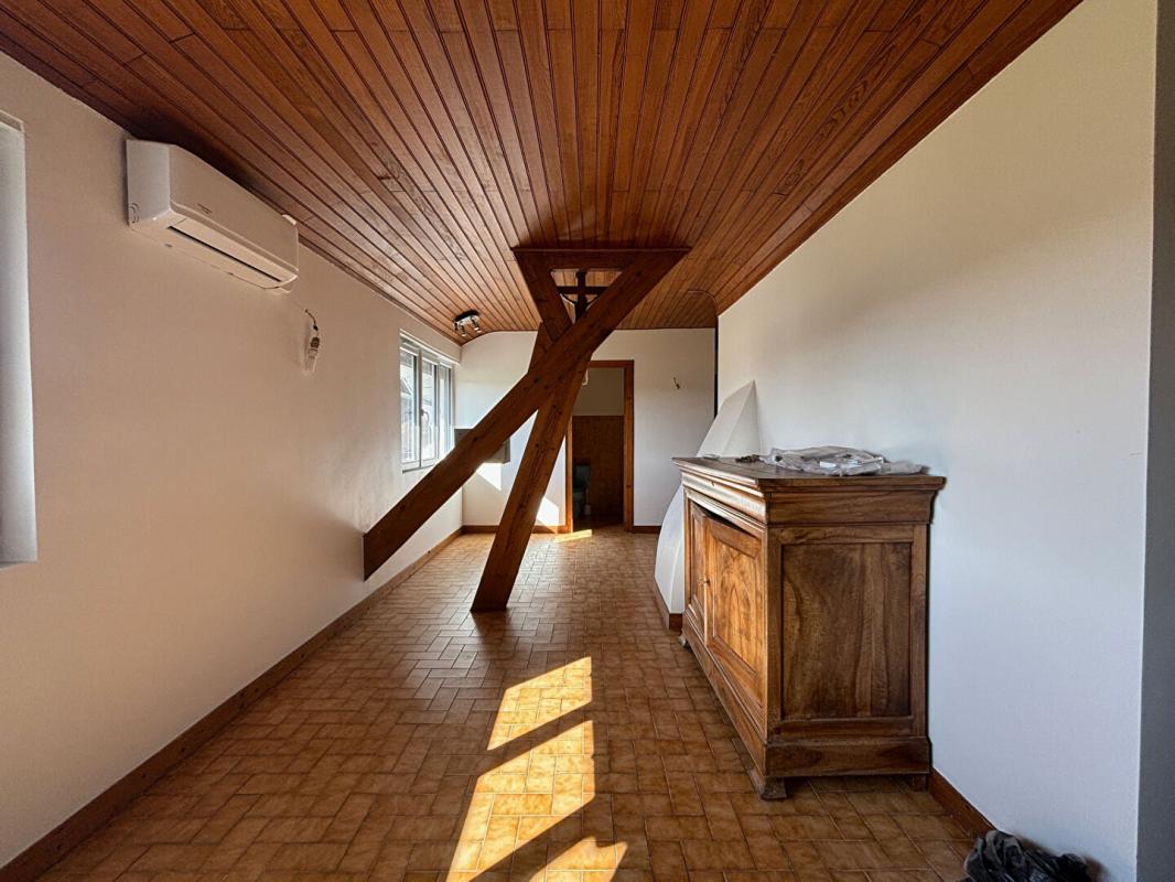 POILLY-LEZ-GIEN Superbe maison rénovée en pierre de taille à Poilly-lez-Gien  8 pièces, 5 chambres 14