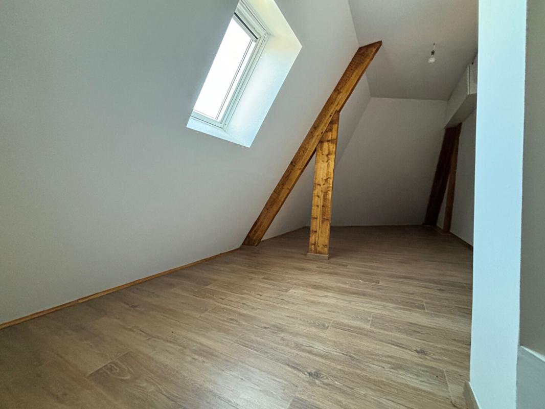 POILLY-LEZ-GIEN Superbe maison rénovée en pierre de taille à Poilly-lez-Gien  8 pièces, 5 chambres 15