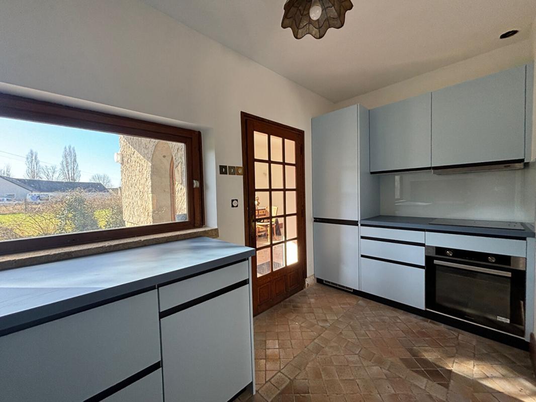 POILLY-LEZ-GIEN Superbe maison rénovée en pierre de taille à Poilly-lez-Gien  8 pièces, 5 chambres 7