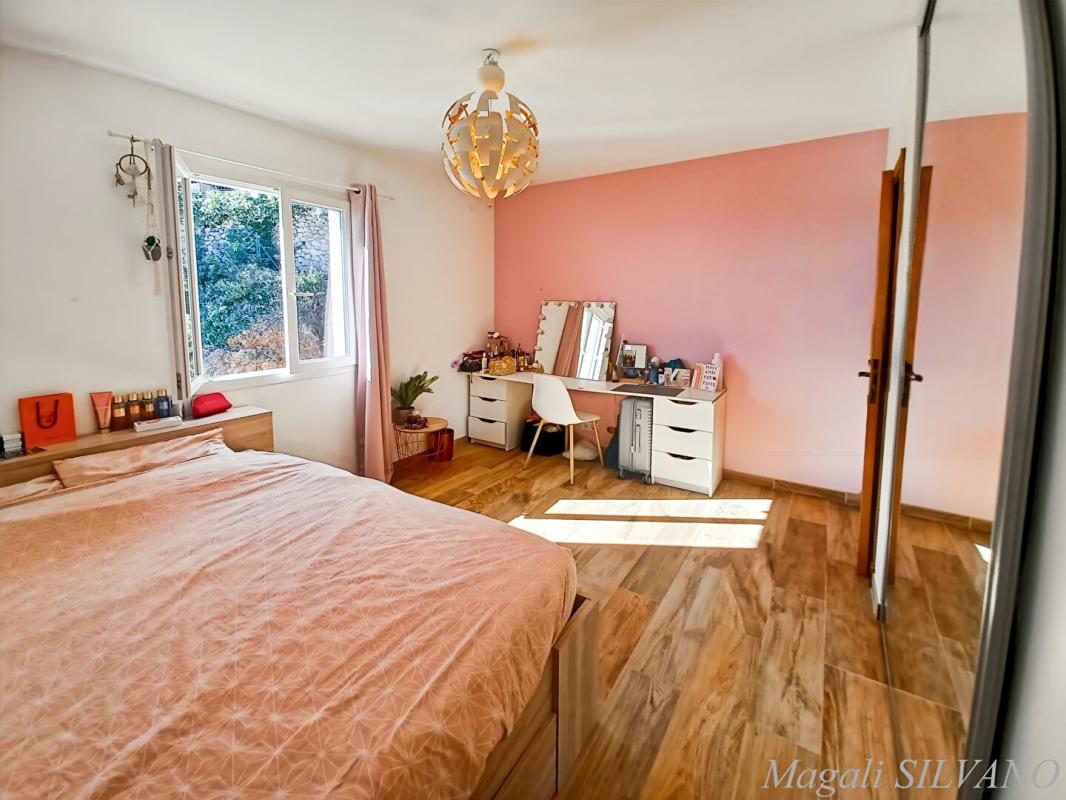 SPERACEDES Villa F5  de standing (2013) À pied du village de Spéracèdes 14