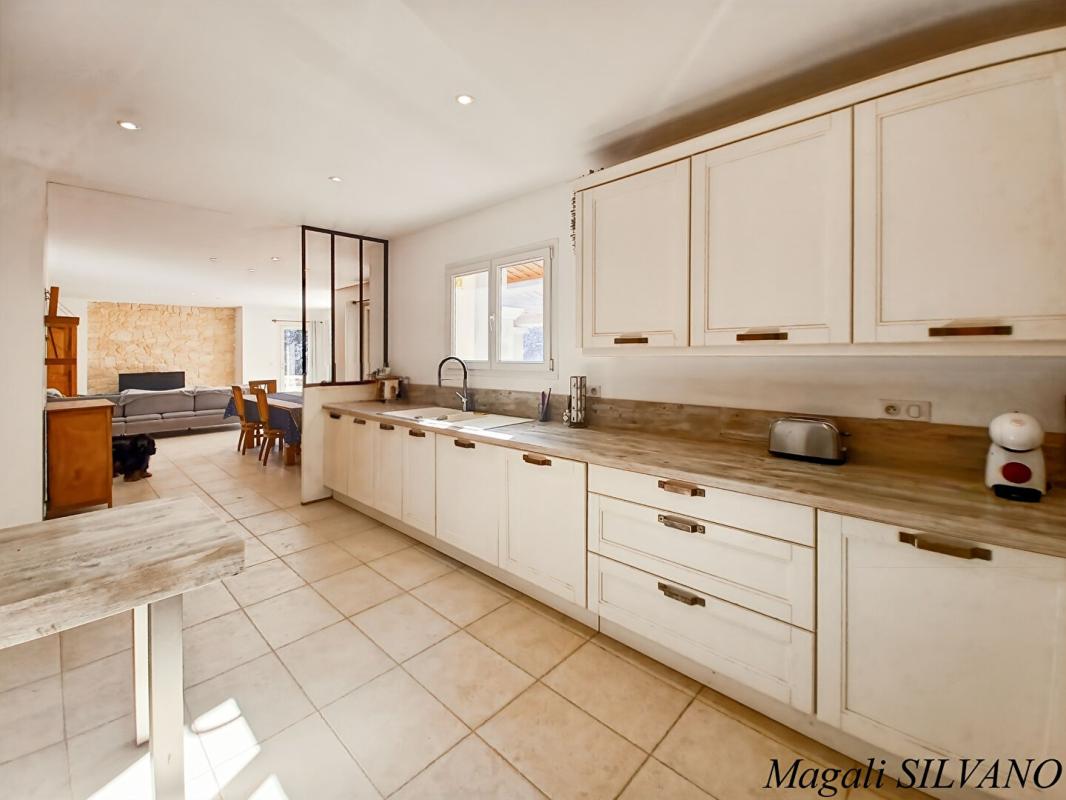 SPERACEDES Villa F5  de standing (2013) À pied du village de Spéracèdes 7