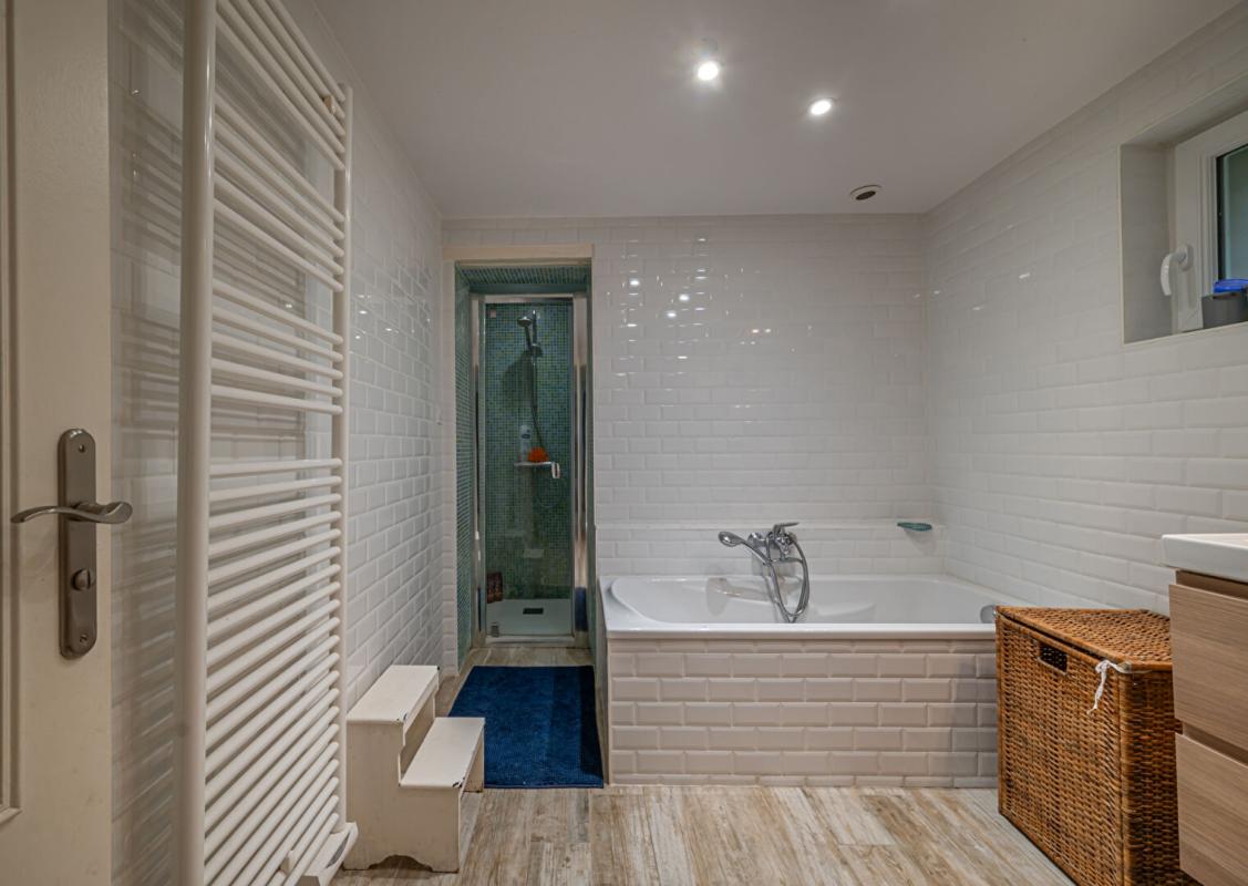 JUPILLES Maison Jupilles 6 pièce(s) 117 m2 - 2 chambres ++ - Piscine 6