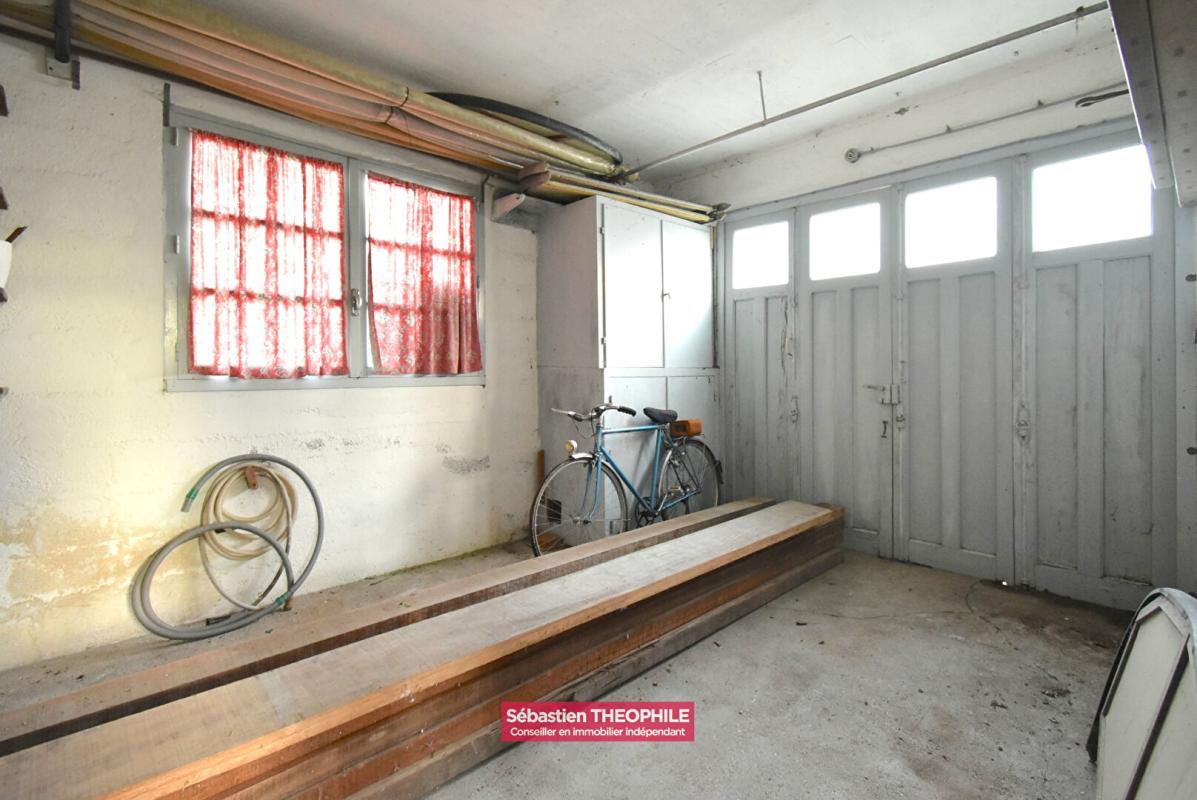 CHALLANS Maison Challans 4 pièce(s), parcelle 1361m2, dépendances 16