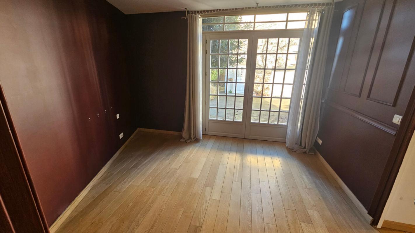 MILLEMONT Millemont / Maison de ville rénovée 140 m2 / 5 chambres 12