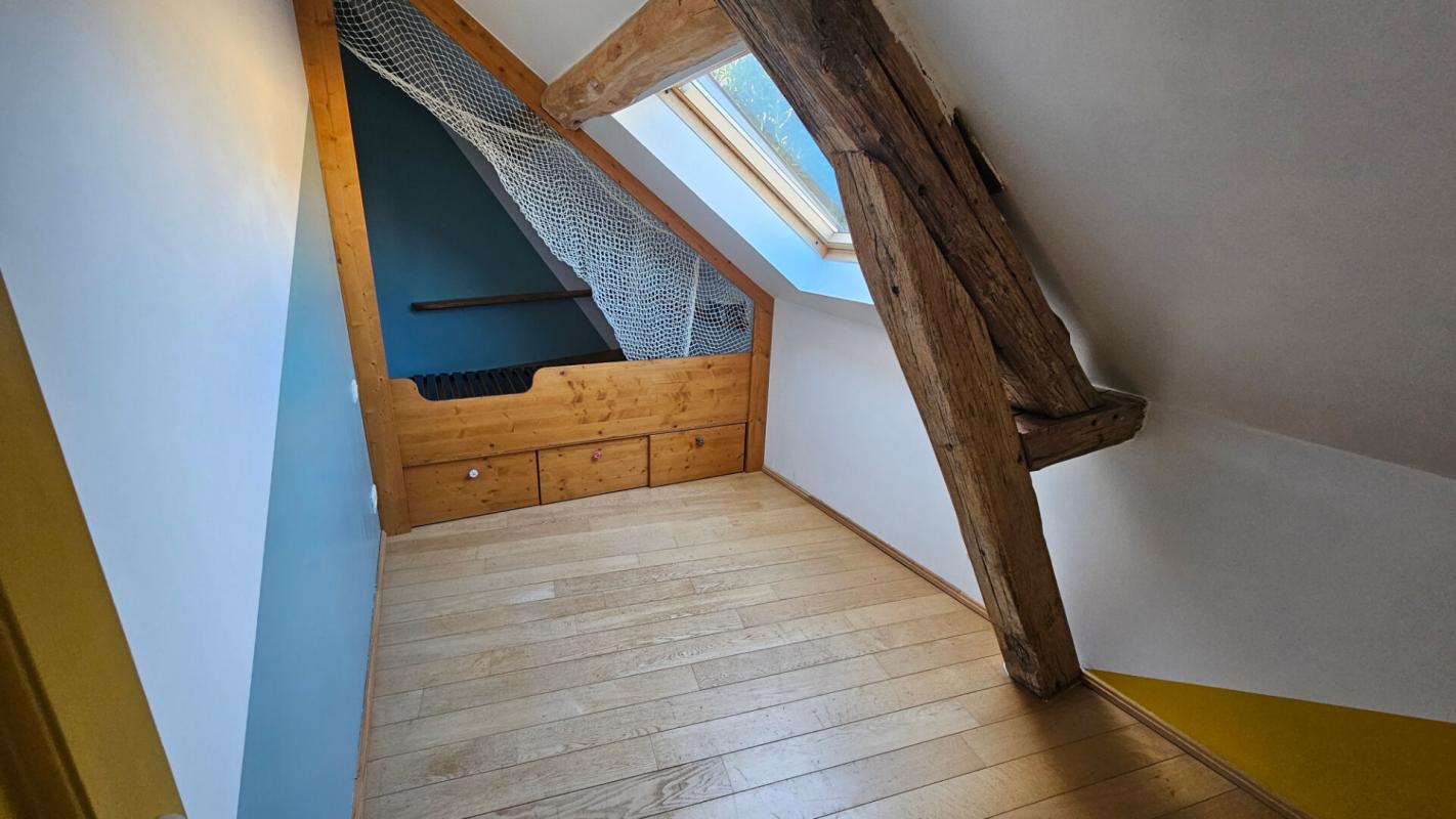 MILLEMONT Millemont / Maison de ville rénovée 140 m2 / 5 chambres 18