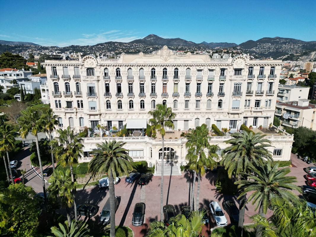 NICE PALAIS HERMITAGE - CIMIEZ - Appartement 3 pièces - Dernier etage 1
