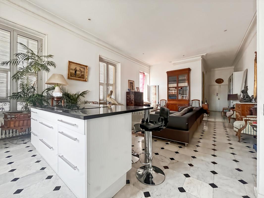 NICE PALAIS HERMITAGE - CIMIEZ - Appartement 3 pièces - Dernier etage 10