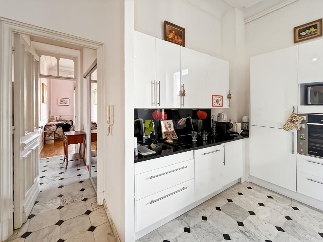 NICE PALAIS HERMITAGE - CIMIEZ - Appartement 3 pièces - Dernier etage 11